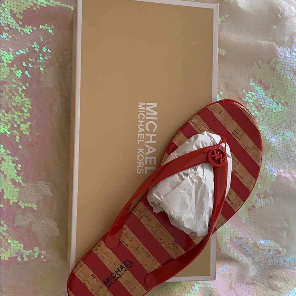 Michael Kors Jet Set Pair Of Jelly Flip Flops🙂💐